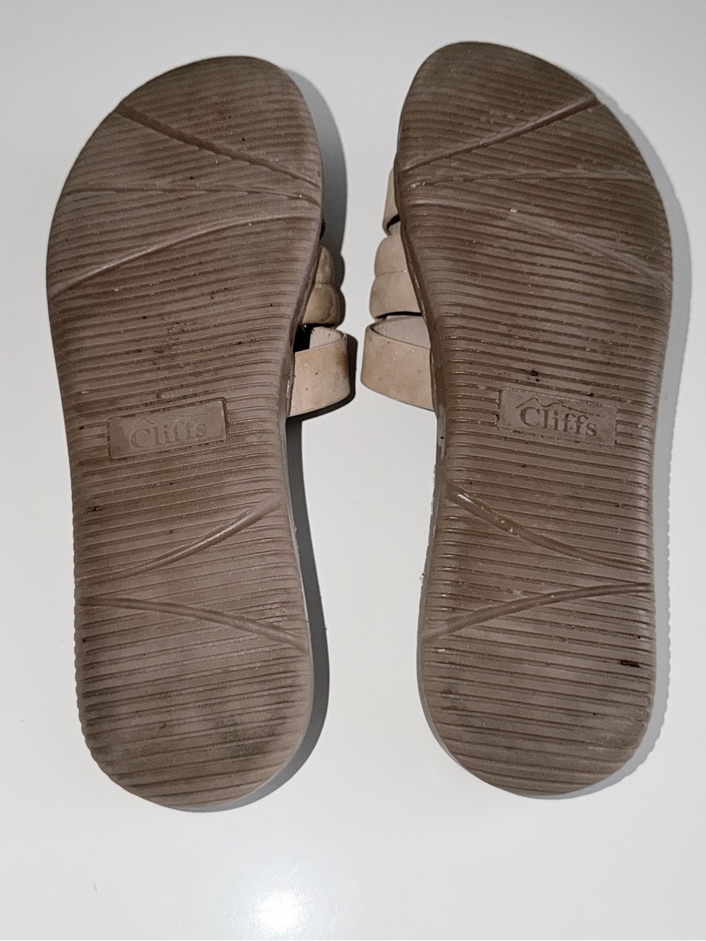 Cliffs Slip in Brown sandals size 9 - Picture 5 of 5